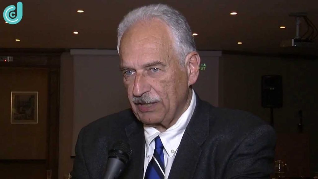 Ο καθηγητής Πνευμονολογίας στην Ιατρική Σχολή του Πανεπιστημίου Θεσσαλίας Κώστας Γουργουλιάνης Youtube