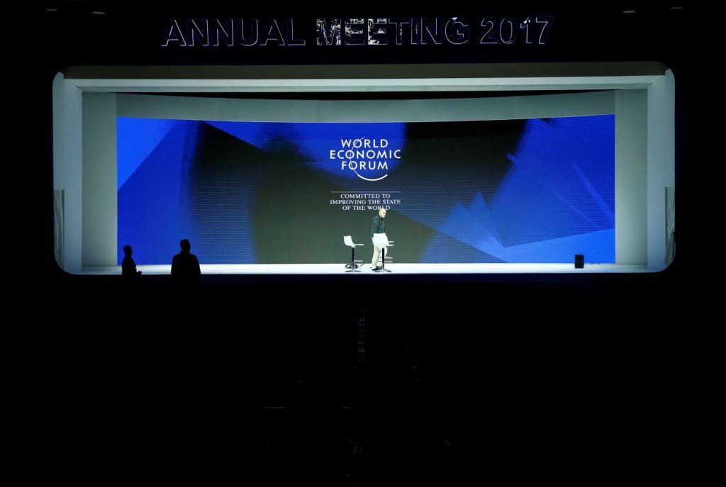 Προετοιμασίες για τη σύνοδο στο Νταβός (REUTERS/Ruben Sprich)