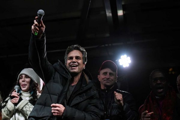 2017-01-20T050510Z_2053051618_RC1A3EE1B5D0_RTRMADP_3_USA-TRUMP-PROTEST-NYC