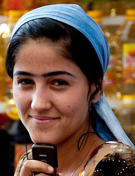 459px-TJKTajik_woman_in_Dushanbe