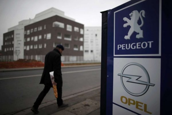 REUTERS/Christian Hartmann