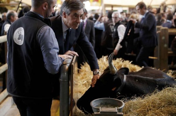 2017-03-01T140608Z_109404900_LR1ED31135X7T_RTRMADP_3_FRANCE-ELECTION-FILLON