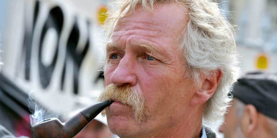 1003473-les-cheveux-de-jose-bove-ont-parle