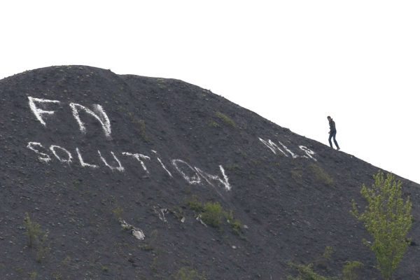 2017-04-22T155733Z_1534164802_RC15F5189380_RTRMADP_3_FRANCE-ELECTION-LE-PEN