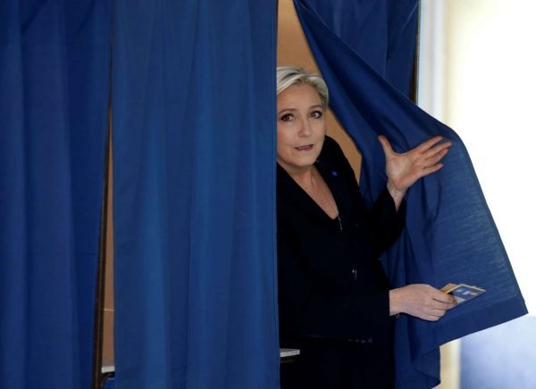 2017-04-23T091057Z_1364949038_RC150999E890_RTRMADP_3_FRANCE-ELECTION-LE-PEN