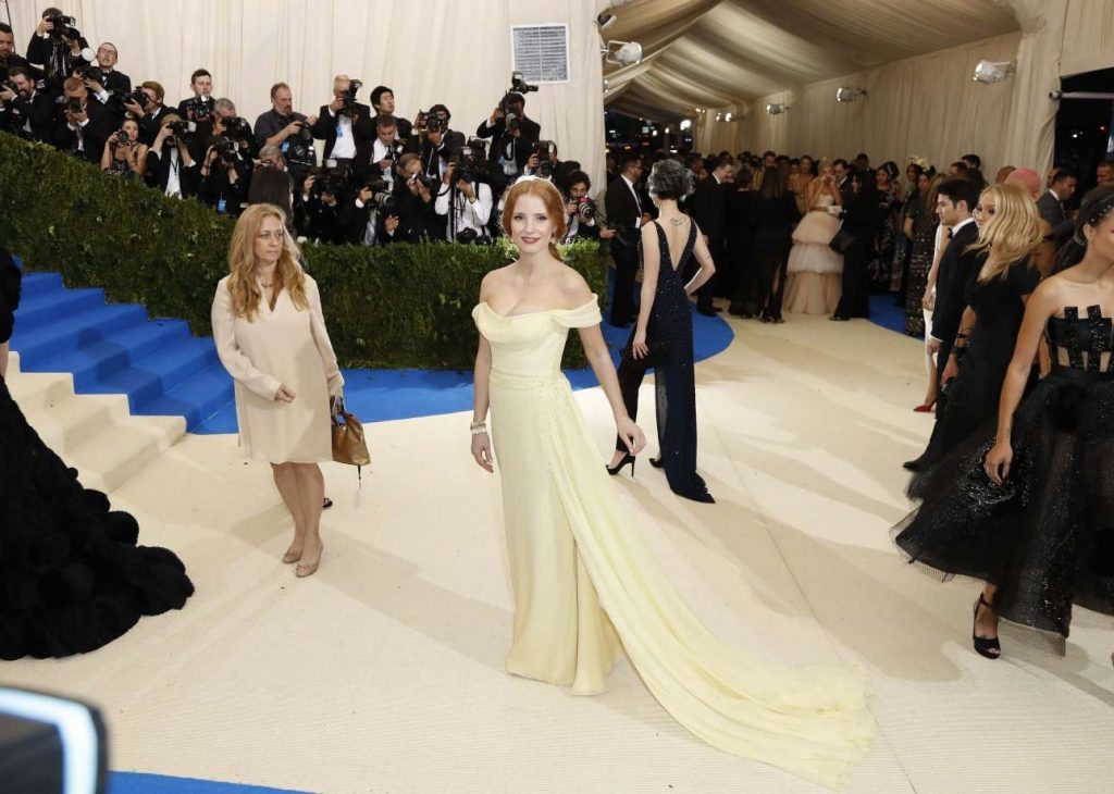 2017-05-02T013102Z_1242050559_HP1ED52047PVR_RTRMADP_3_FASHION-METGALA