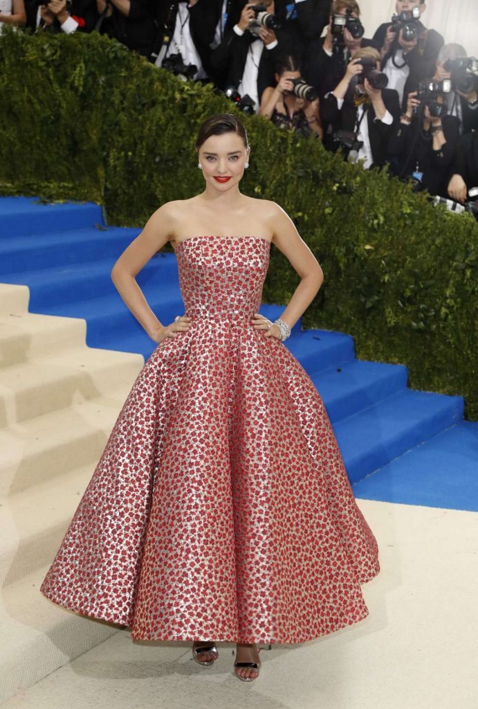 2017-05-02T013128Z_1398598684_HP1ED52048FVT_RTRMADP_3_FASHION-METGALA