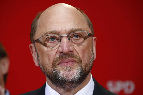 2017-05-14T163621Z_524925497_UP1ED5E1A4K7L_RTRMADP_3_GERMANY-ELECTION-NRW