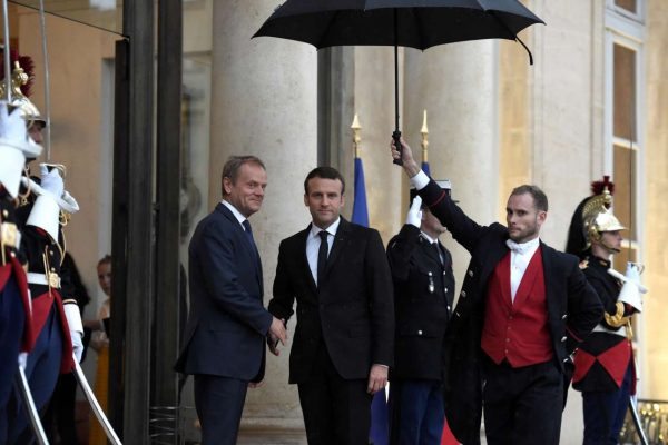 2017-05-17T184937Z_1507950477_RC1D12339B80_RTRMADP_3_FRANCE-EU