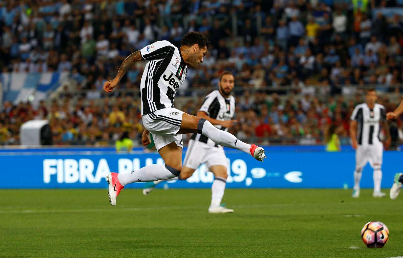 2017-05-17T192249Z_1929040893_RC1F4FE411C0_RTRMADP_3_SOCCER-ITALYCUP-LAZ-JUV