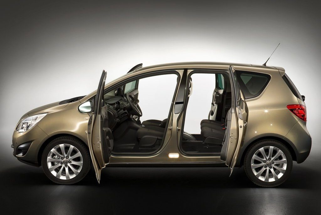 car-door-types-whats-that-a-butterfly-and-why-does-it-commit-suicide-43632_7