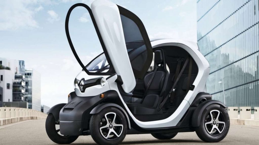 renault-twizy-M09eph1-charging-003.jpg.ximg.l_full_m.smart