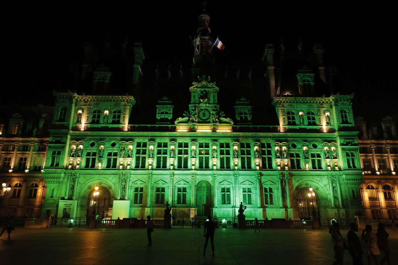 2017-06-01T210646Z_1586037707_UP1ED611MN95R_RTRMADP_3_USA-CLIMATECHANGE-FRANCE