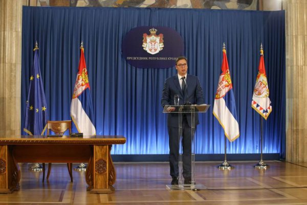 2017-06-15T161518Z_718765462_UP1ED6F195H2Q_RTRMADP_3_SERBIA-GOVERNMENT