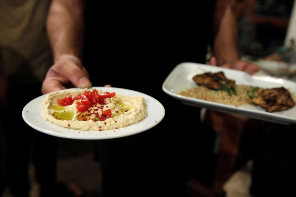 2017-06-20T124732Z_1578832386_RC1A5797F490_RTRMADP_3_REFUGEE-DAY-GREECE-CHEF