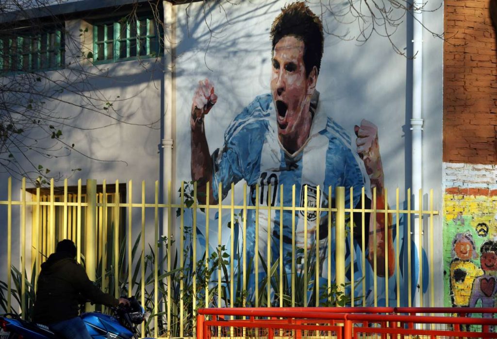 2017-06-29T225956Z_997442511_RC173409F490_RTRMADP_3_PEOPLE-MESSI-WEDDING