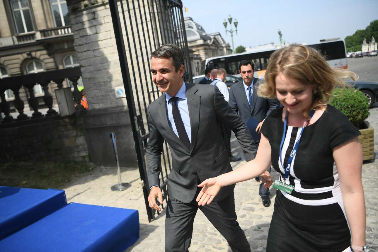 Ο πρόεδρος της ΝΔ προσερχόμενος στη σύνοδο του ΕΛΚ