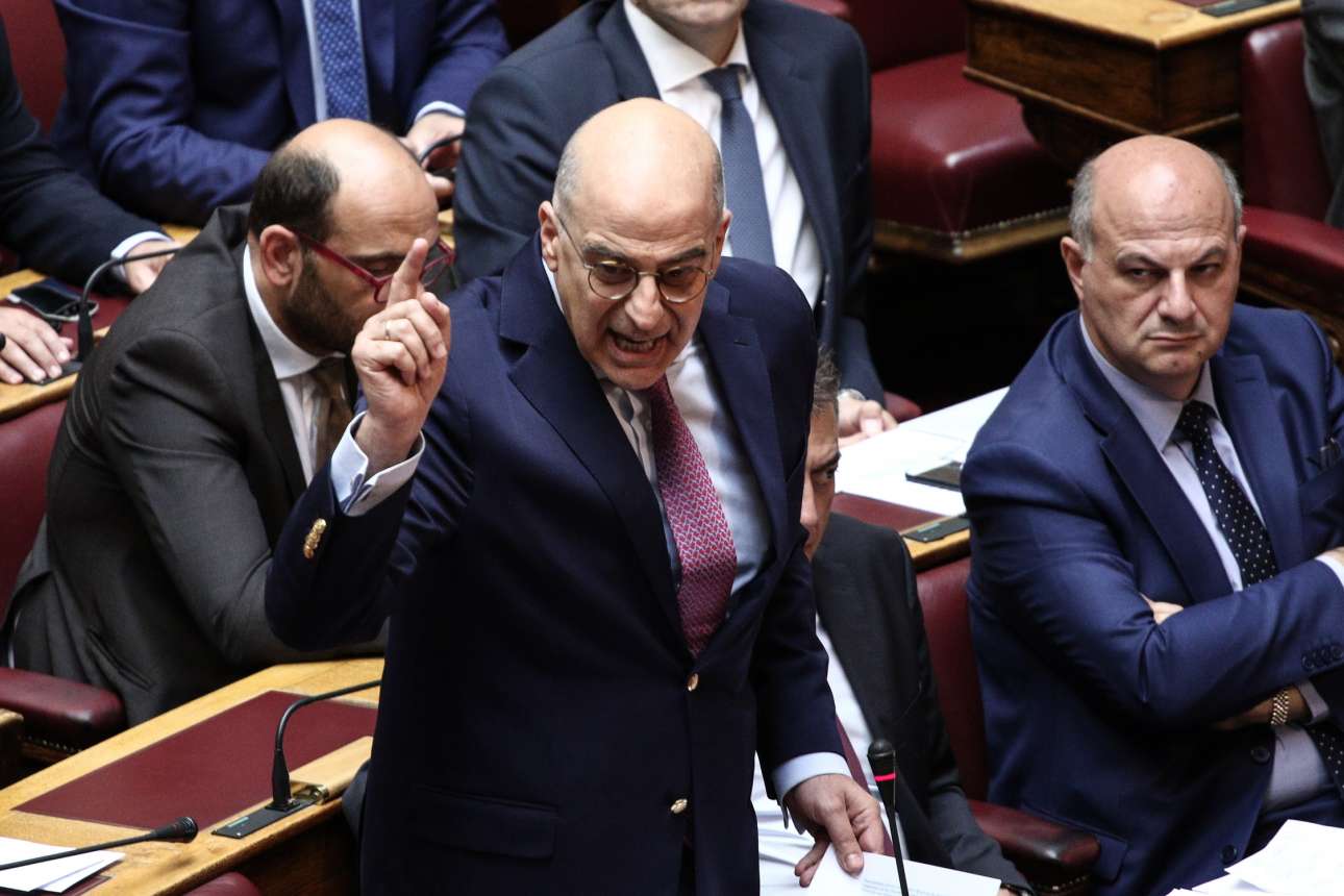Ο Νίκος Δένδιας σε στιγμιότυπο από την έντονη αγόρευσή του στη Βουλή