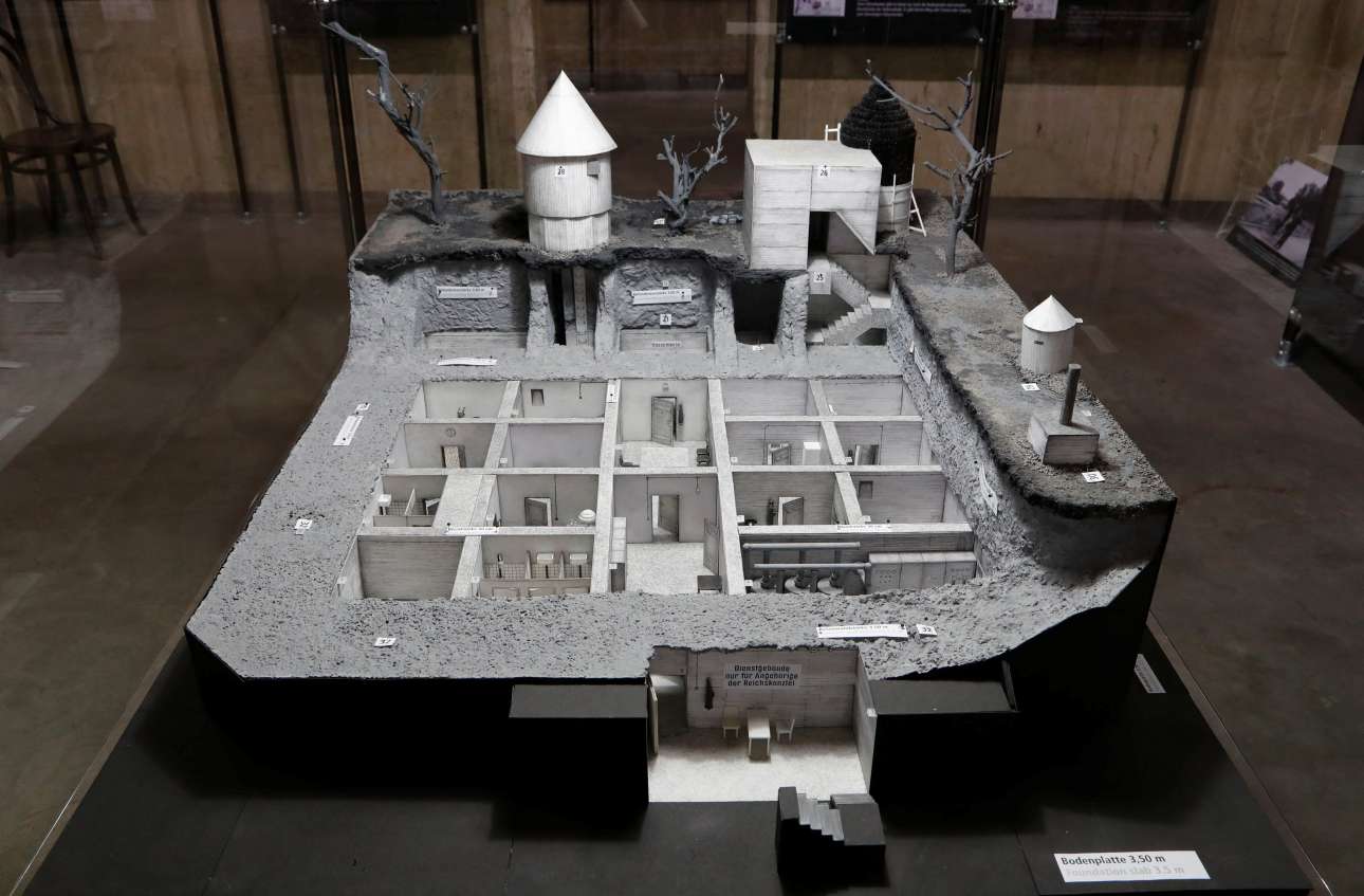 2017-07-27T213356Z_1442950460_RC16503C8EC0_RTRMADP_3_GERMANY-HITLER