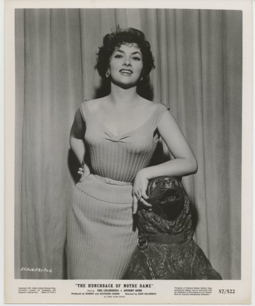 MV5BYTJkYWQ4MDAtMTkyZS00NzA4LTkzNTAtNTY1MjhhMzgxMDM1XkEyXkFqcGdeQXVyMzAwOTU1MTk@._V1_SY1000_CR0,0,833,1000_AL_