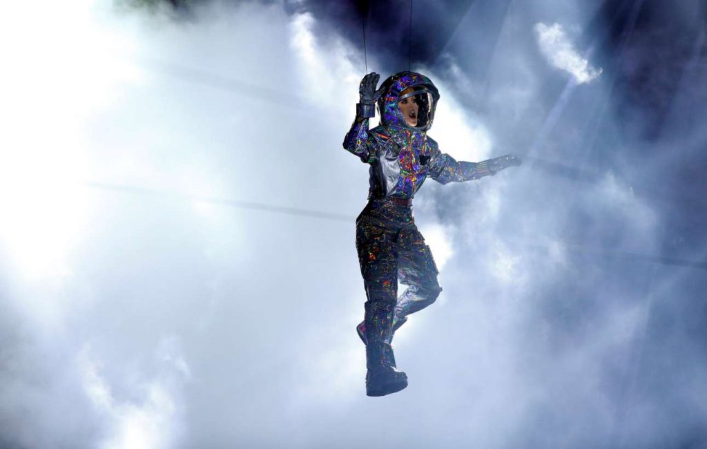 2017-08-28T074358Z_1482195967_RC1687AD0D80_RTRMADP_3_AWARDS-MTV-VMA(1)