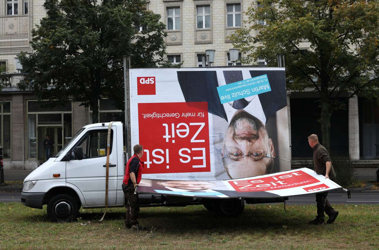 2017-09-25T090626Z_725379593_RC1EF870ED00_RTRMADP_3_GERMANY-ELECTION