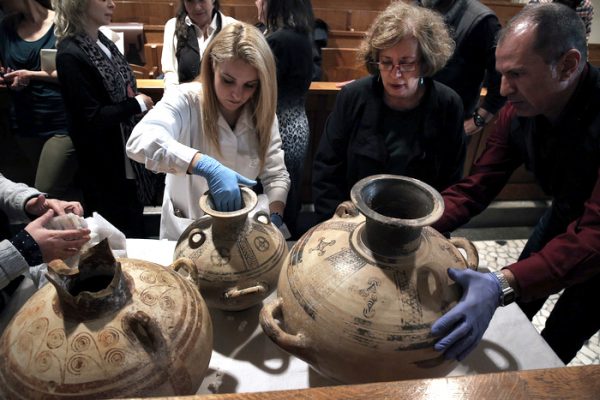 Στο Εθνικό Αρχαιολογικό Μουσείο στην Αθήνα, για τον επαναπάτρισμο σειρά ελληνικών αρχαιοτήτων από το Μόναχο, η οποία παραδόθηκε στην Ελλάδα από τις αρμόδιες γερμανικές Αρχές (ΑΠΕ-ΜΠΕ)