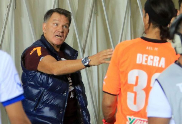 Το επεισόδιο με το χαστούκι στον τότε τερματοφύλακα της Λάρισας, Ντεγκρά