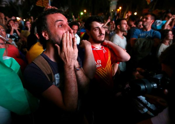 2017-10-10T180446Z_135062115_RC161FA307B0_RTRMADP_3_SPAIN-POLITICS-CATALONIA