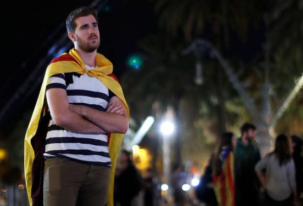 2017-10-10T193859Z_1609303582_RC1639EDF6F0_RTRMADP_3_SPAIN-POLITICS-CATALONIA