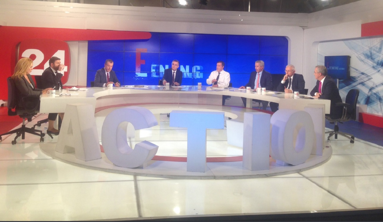 Οι υποψηφιοι μετέχοντες στο debate και οι δημοσιογράφοι που παρέμβαιναν