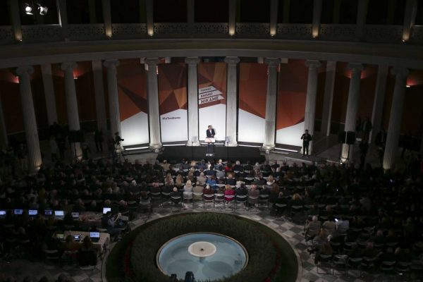 Ευτυχώς δεν είχε ψύχρα στο Ζάππειο ή δεν έβρεχε...