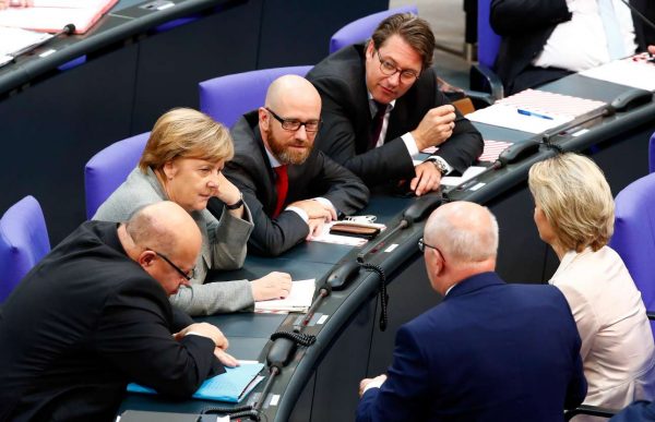 2017-10-24T130634Z_1729951561_UP1EDAO10EY5R_RTRMADP_3_GERMANY-POLITICS