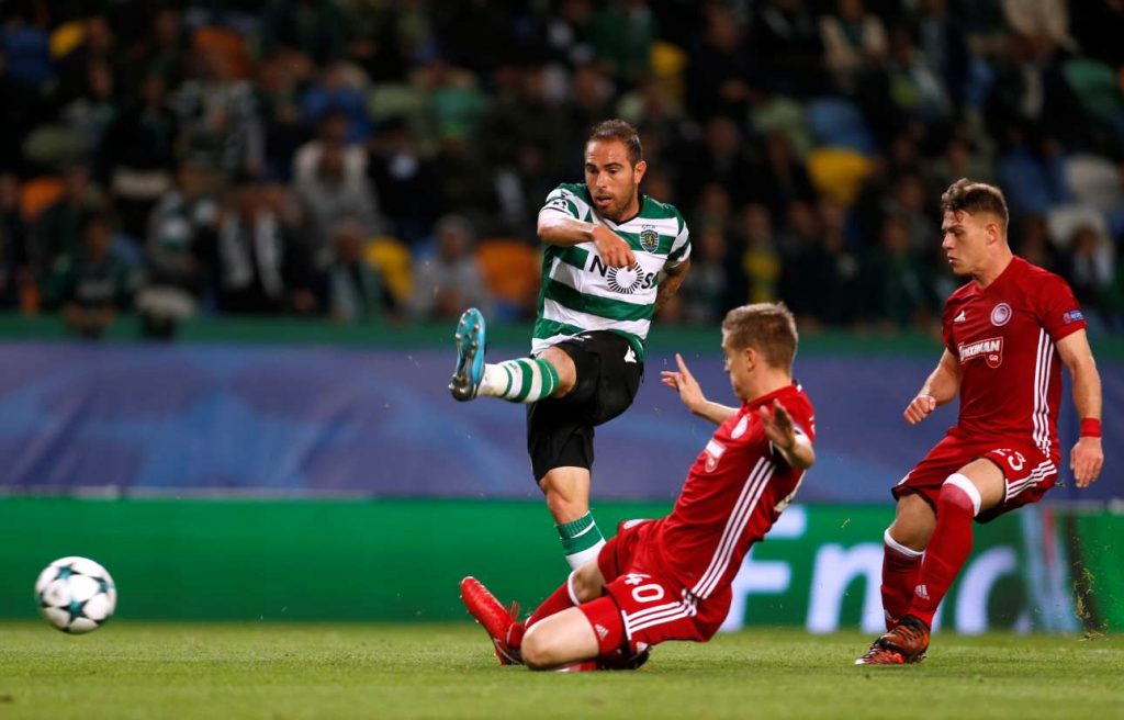 2017-11-22T210811Z_1519619669_RC1233720FC0_RTRMADP_3_SOCCER-CHAMPIONS-SLI-OLY