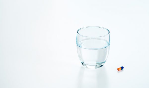 Pills_water_751806259