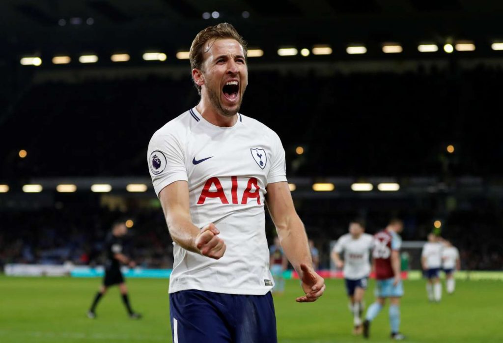 2017-12-23T191249Z_1118205368_RC18627A81C0_RTRMADP_3_SOCCER-ENGLAND-BUR-TOT