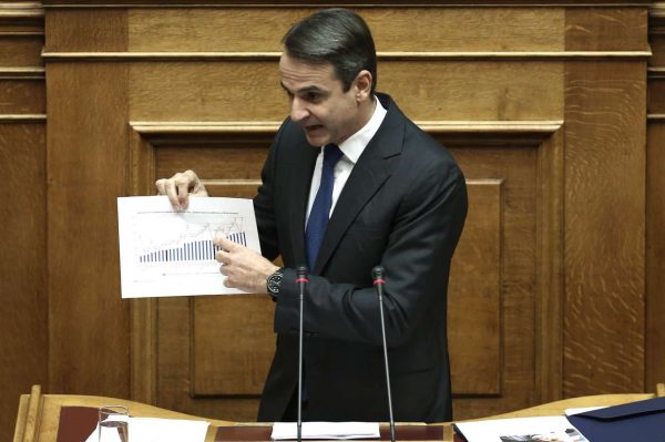 Ο πρόεδρος της ΝΔ έδειξε στοιχεία, υποστηρίζοντας ότι η κυβέρνηση ψεύδεται