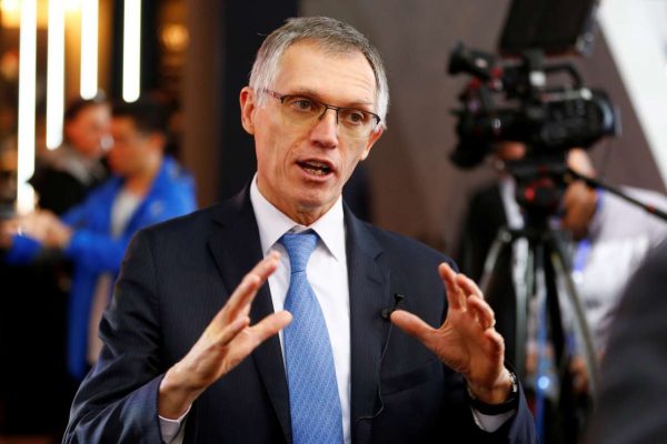 O Κάρλος Ταβάρες περιγράφει το ηλεκτρικό μέλλον των αυτοκινήτων της PSA (REUTERS/Arnd Wiegmann/File Photo) 