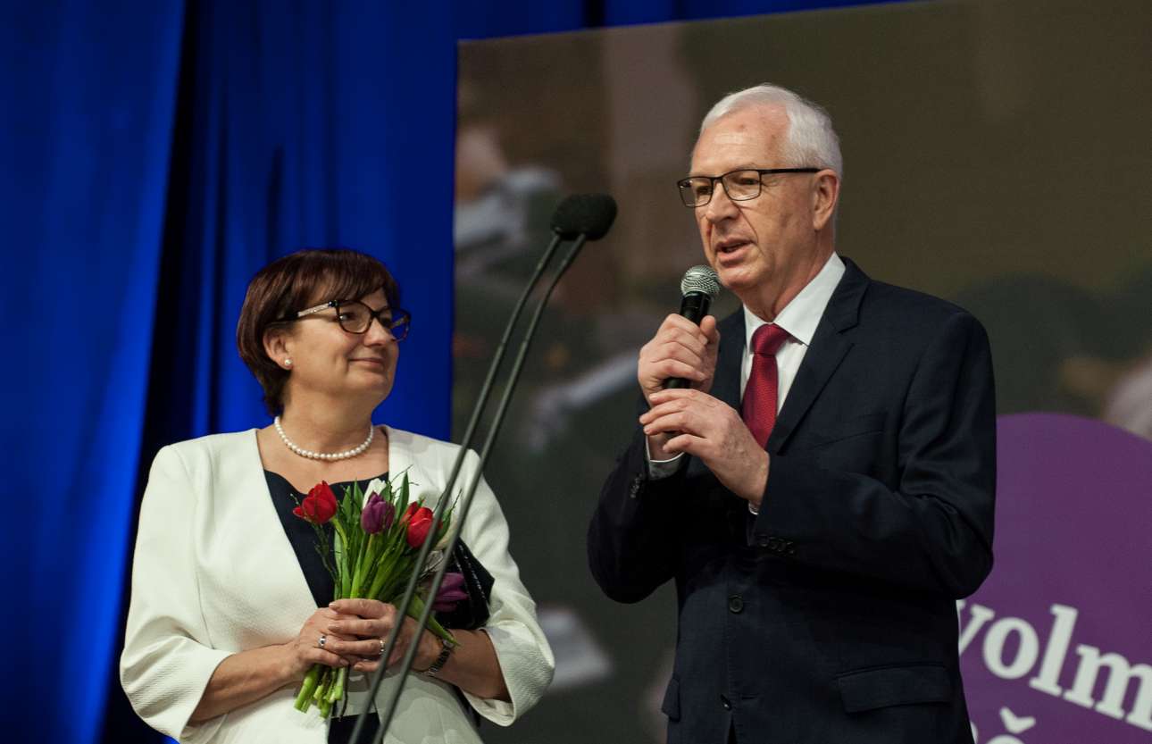 2018-01-27T164007Z_1663907721_RC135419EC00_RTRMADP_3_CZECH-ELECTION-PRESIDENT