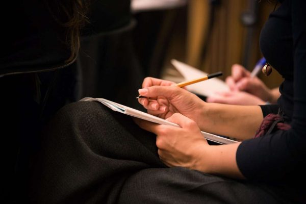 Τα εκπαιδευτικά προγράμματα του Αρχείου Καβάφη απευθύνονται σε όλους: στο ευρύ κοινό, αλλά και σε ερευνητές, φοιτητές και ακαδημαϊκούς