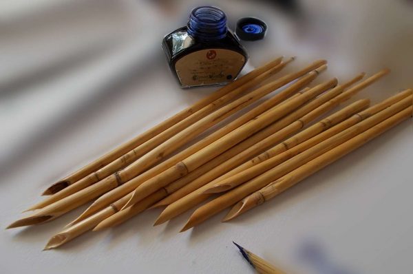 Κι όμως, κάποτε έγραφαν με κάλαμο