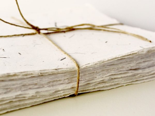 Ενα δείγμα της παραδοσιακής δυτικής τεχνικής χαρτοποιητικής