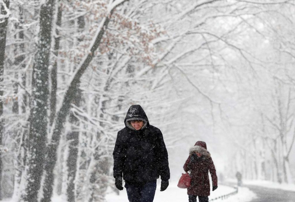 2018-02-23T104806Z_1096464248_RC1C75EA0C50_RTRMADP_3_CROATIA-WEATHER-SNOW