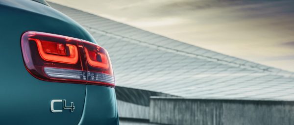 Τα φώτα του δημιουργούν αίσθηση 3D - άλλο ένα (γαλλικό) highlight (Citroen)