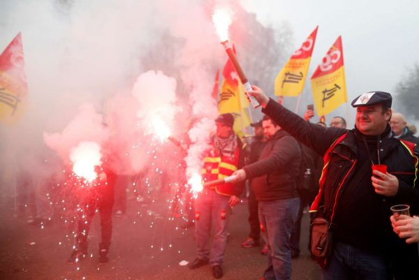2018-03-22T134147Z_1683374160_RC1EF940A590_RTRMADP_3_FRANCE-REFORM-PROTESTS