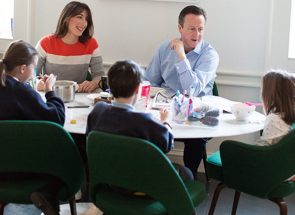 2692205300000578-3025899-The_most_important_breakfast_meeting_of_the_day-a-26_1428190735289