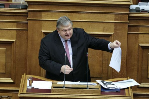 Ο Βαγγέλης Βενιζέλος στη Βουλή κατά τη συζήτηση για τη σύσταση προανακριτικής για το θέμα Novartis (Στεφάνου Στέλιος/Intime News)