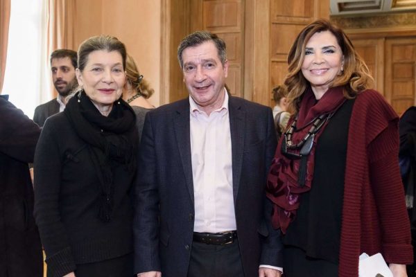 Ο δήμαρχος με τις Αιμιλία Υψηλάντη (αριστερά) και Μιμή Ντενίση (αριστερά)