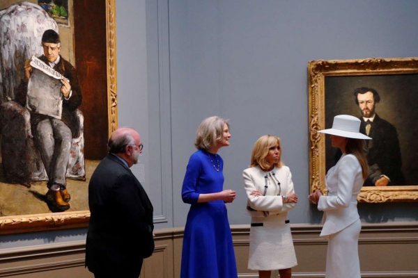 2018-04-24T152617Z_1973906661_RC1ADBA873F0_RTRMADP_3_USA-FRANCE-SPOUSES