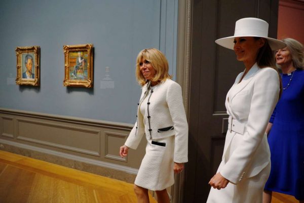 2018-04-24T152642Z_552349087_RC116D480950_RTRMADP_3_USA-FRANCE-SPOUSES